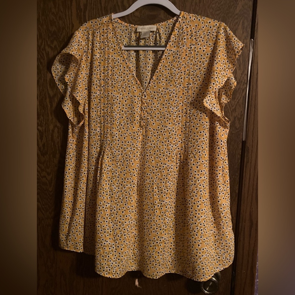 Women’s summer top